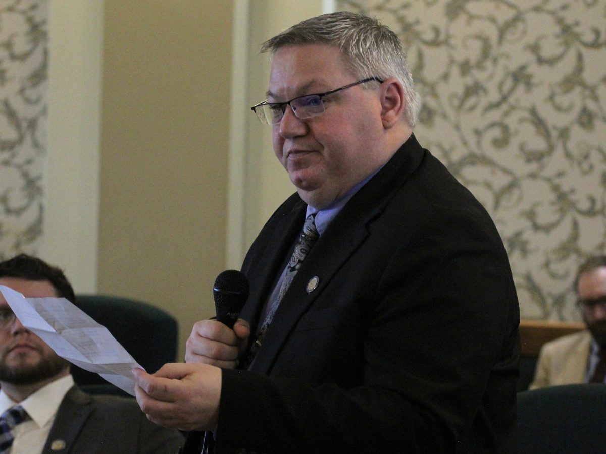 Former Senate President Ellsworth charged with official misconduct